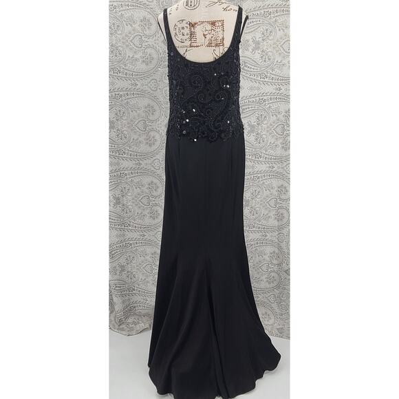 Carmen Marc Valvo Dresses & Skirts - Carmen Marc valvo black beaded sequin silk trumpet gown black Sz 14 wedding